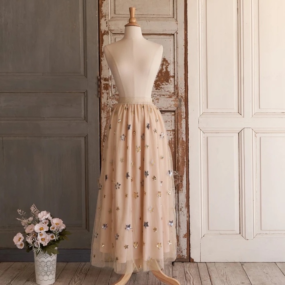 Ele Story Floral Embroidered Skirt with metallic stars women size M